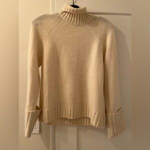 Wilfred “Lux” cashmere turtleneck sweater nwt